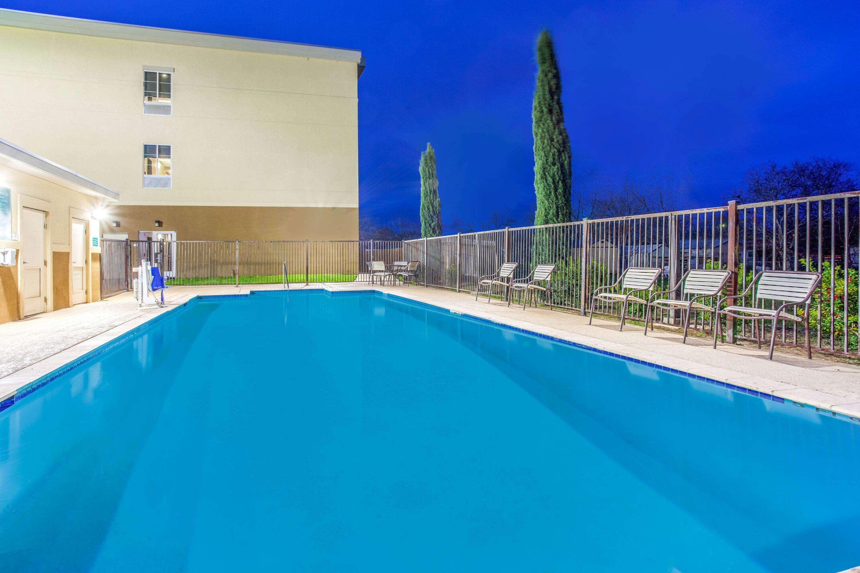 La Quinta By Wyndham Gonzales Tx Otel Dış mekan fotoğraf